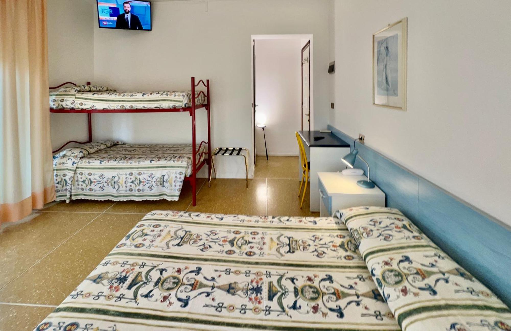 Hotel Myriam Ліньяно-Сабб'ядоро Екстер'єр фото